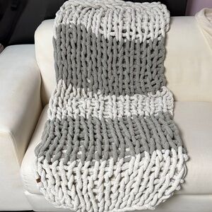 Timberland Two-Tone Knit Throw Blanket - Gray and White